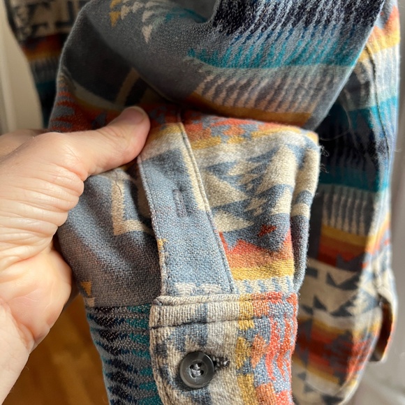 Pendleton jacquard lodge shirt virgin wool Size M - Picture 3 of 9